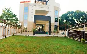 Grand Pearl Hotel Lucknow 4*