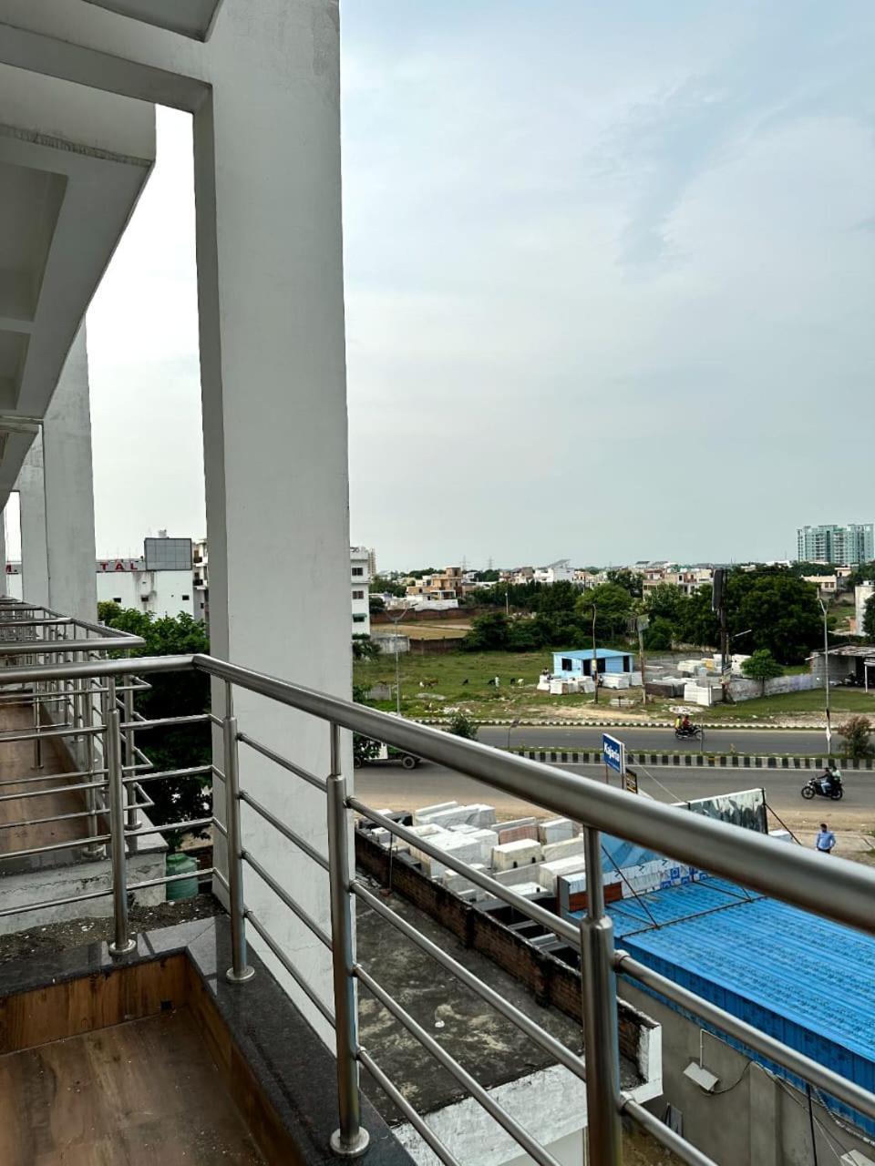 Grand Pearl Hotel & Banquet Lucknow Exterior photo