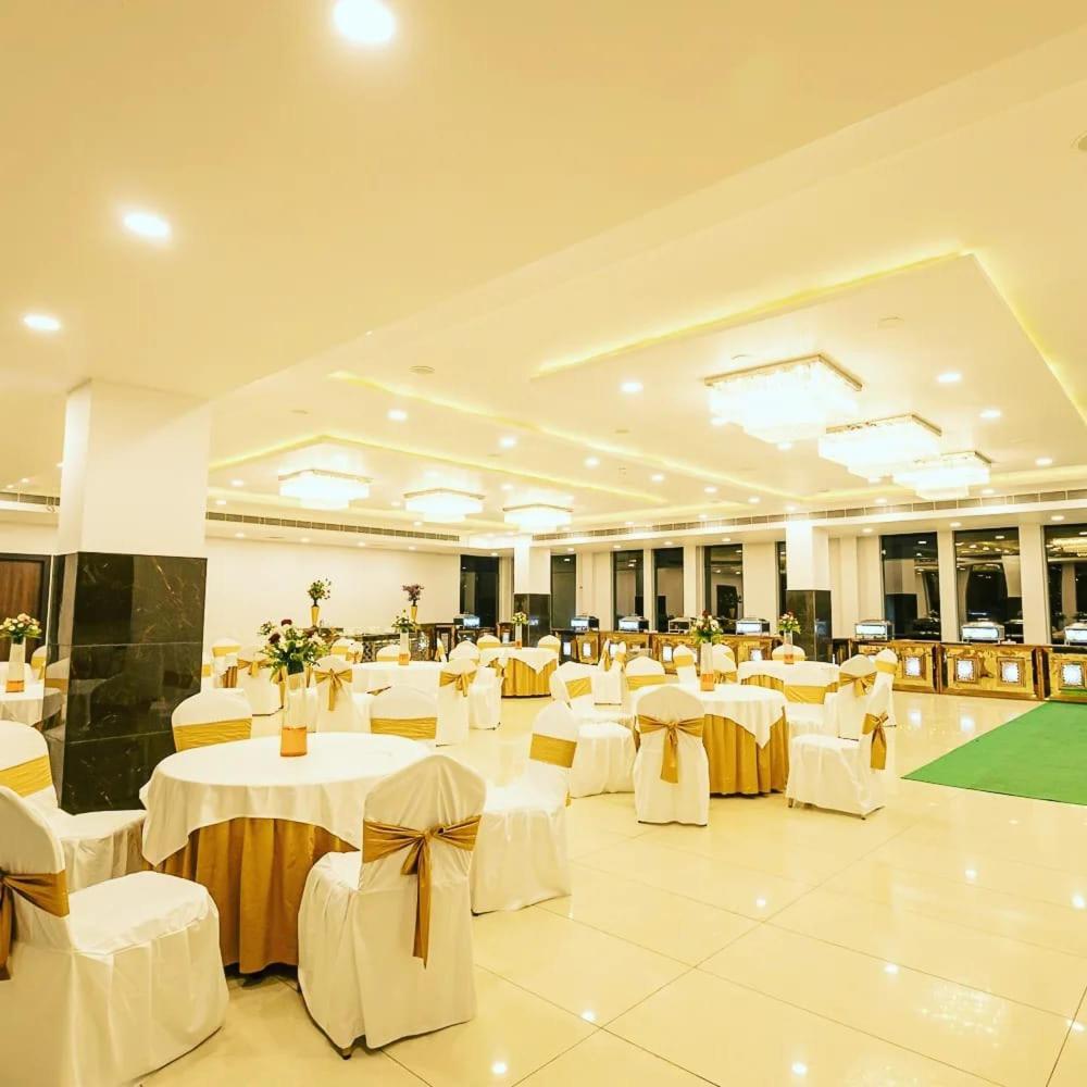 Grand Pearl Hotel & Banquet Lucknow Exterior photo