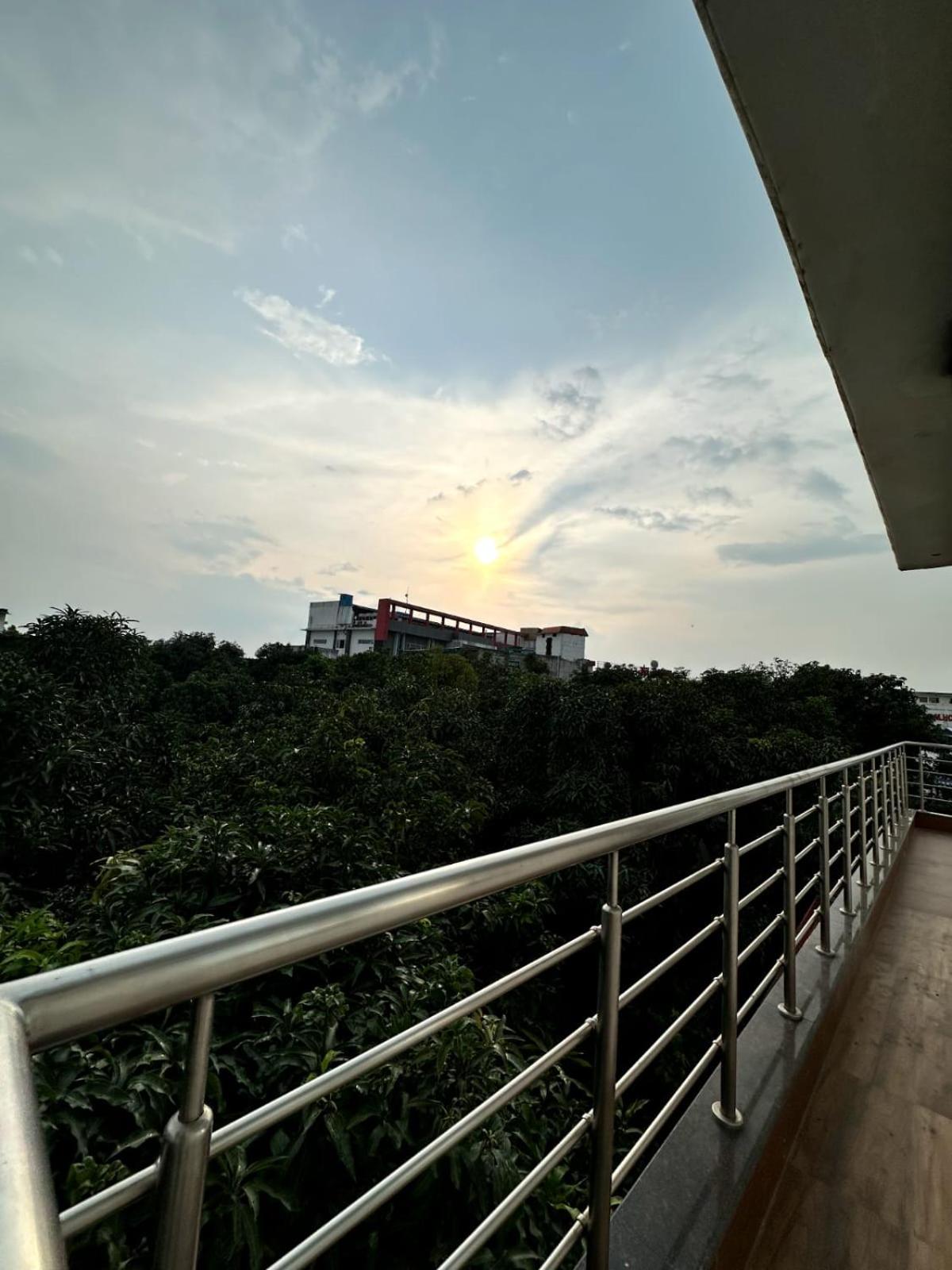 Grand Pearl Hotel & Banquet Lucknow Exterior photo