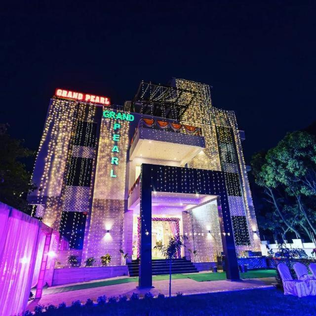 Grand Pearl Hotel & Banquet Lucknow Exterior photo